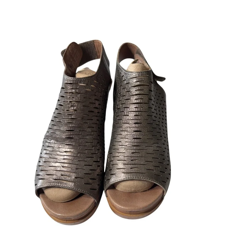 Dansko Platform Sandals Womens 41 Bronze Excellent Laser Cut Slingback Heels